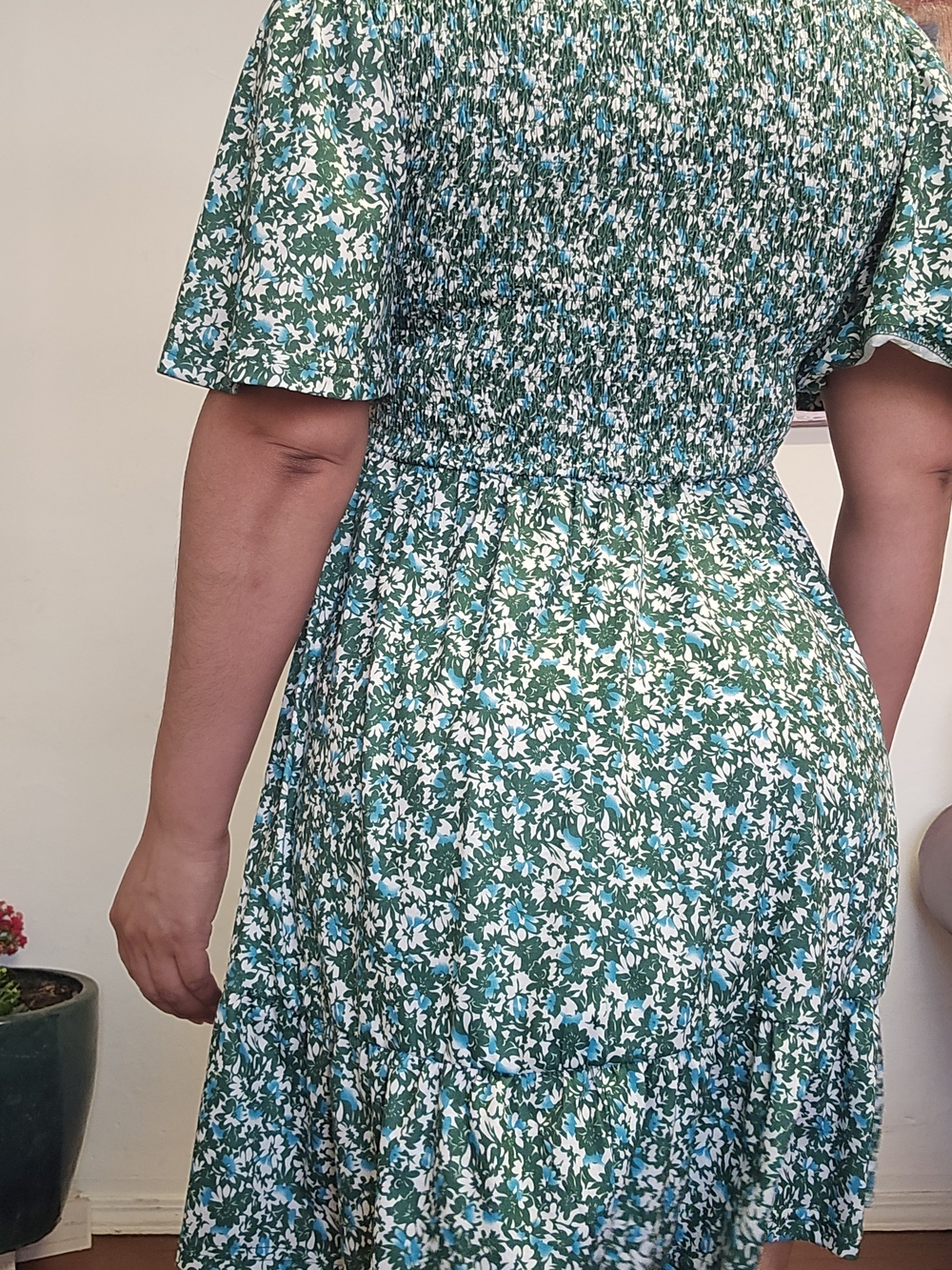 UEAL Green Floral Short Sleeve V Neck Flutter With Pockets Spring Summer Dress - Picture 5 of 8